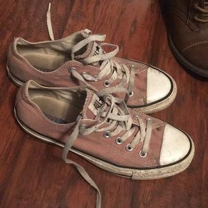 Brown/tan converse